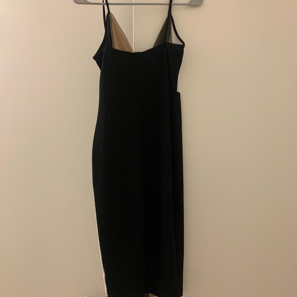 Women’s small midi dress. Worn once. Perfect Condition - Picture 2 of 4